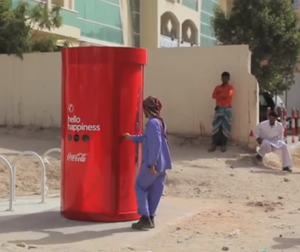 Coca Cola regala tre minuti di telefonate per ogni suo tappo