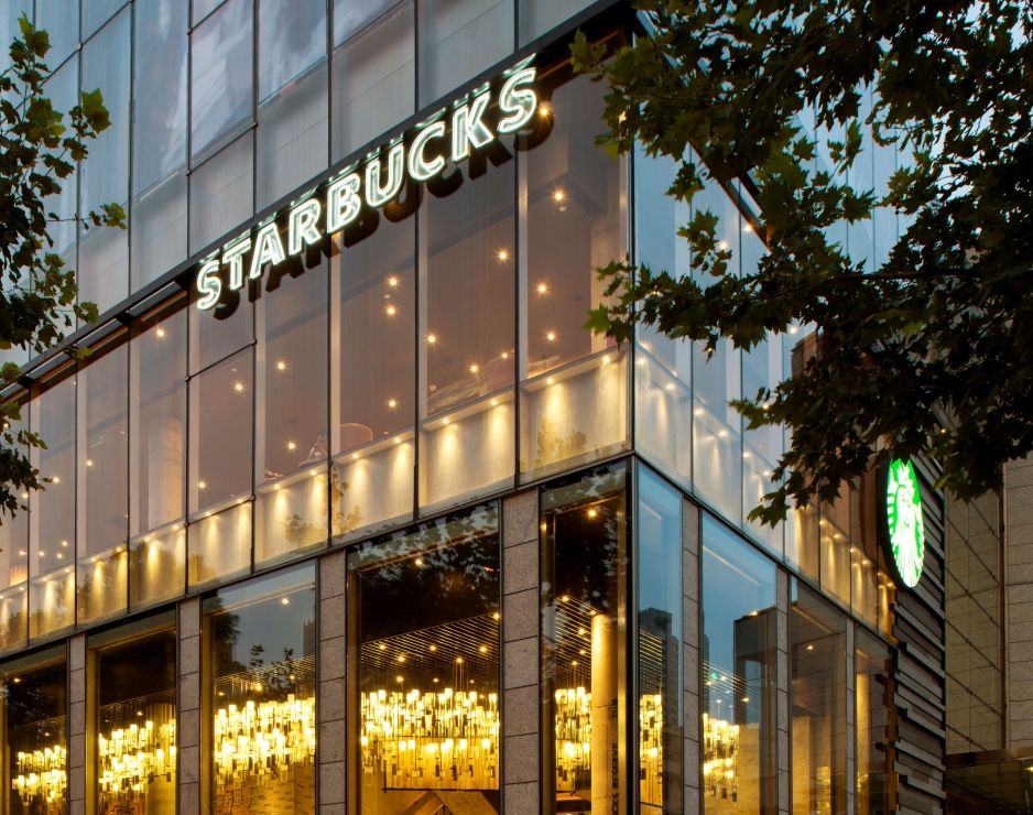 Starbucks lancia la sua carta Visa collegata al loyalty program