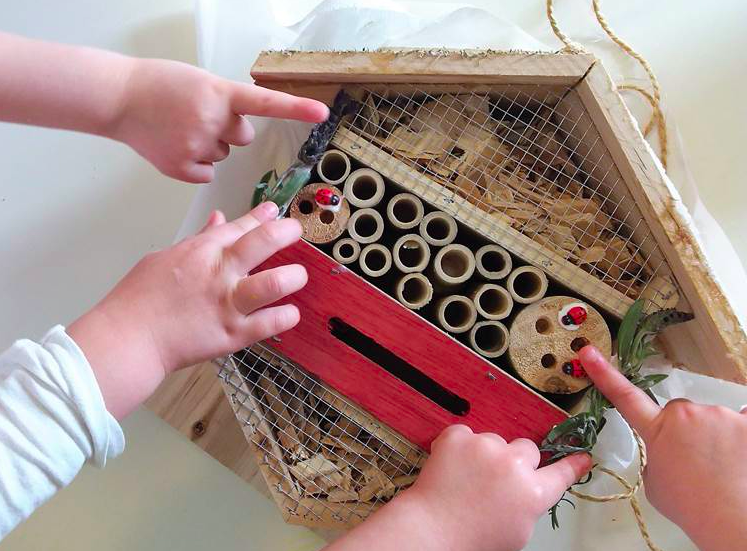 Mattel collabora al progetto di sostenibilità Bee Art