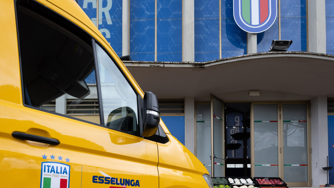 Esselunga scende in campo con gli Azzurri