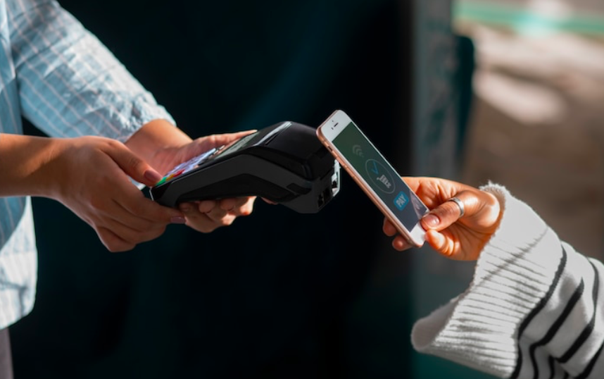 Oltre un terzo delle transazioni online avviene tramite digital wallet  