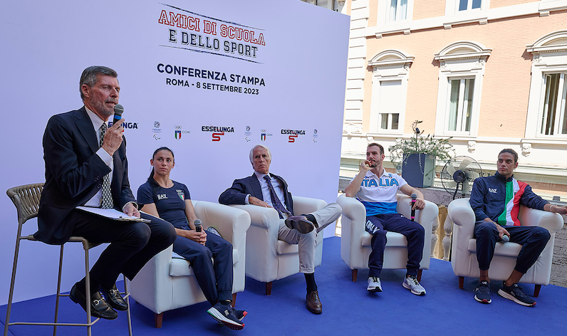 Esselunga presenta il nuovo community program “Amici di scuola e dello sport”