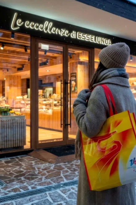Esselunga, per Milano Cortina 2026 una shopper olimpica in edizione limitata