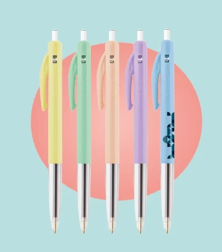 BIC® M10® Clic: 70 anni di stile “Vintage, trendy Pastel”