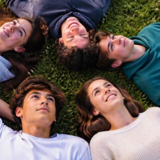 Fiducia cercasi, per gli under 18 è il bene più importante